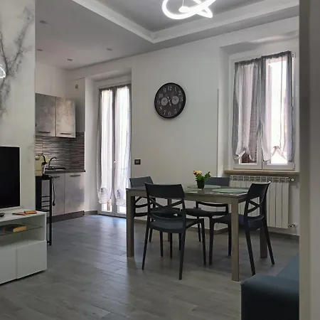 Giuly's Modern House شقة